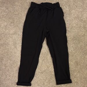 Lululemon women’s black pants size 6